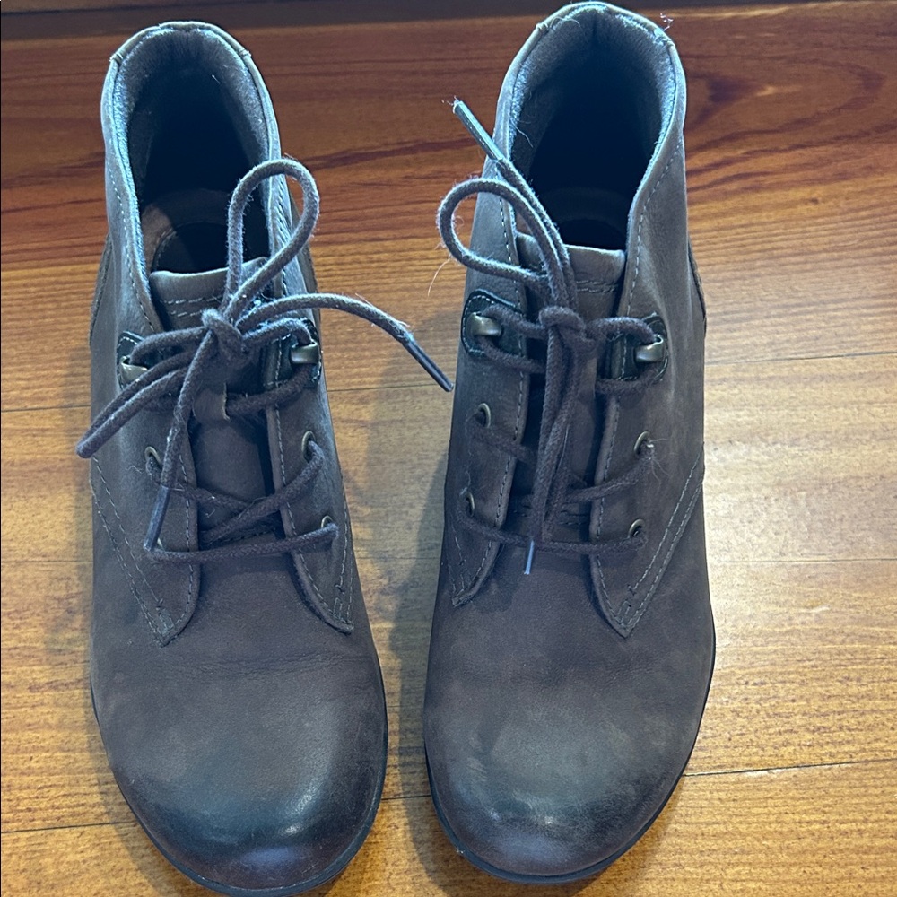Earth Origins Dark Brown Lace-Up Ankle Booties
